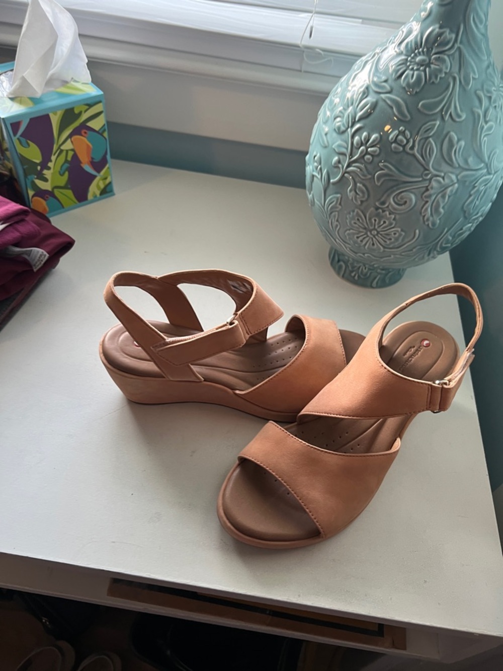 Clarks Tan Open-Toe Slingback Wedge Sandals - Picture 4 of 4
